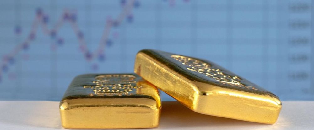 Decoding the Cryptic Seas: Safeguarding Wealth Amidst the Bitcoin Surge with Gold Investments