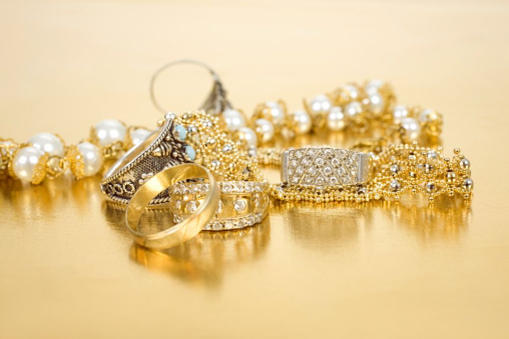 Investing in Elegance: The Allure and Advantages of Gold Jewelry