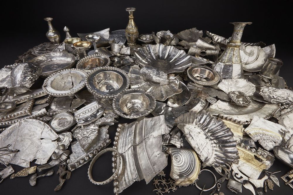 Silver Elegance: From Ancient Treasures to Contemporary Trends